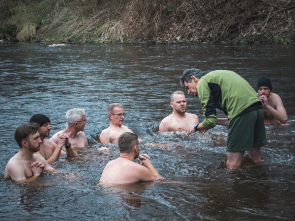 cold plunge temperature, improve mood recovery & mental resilience